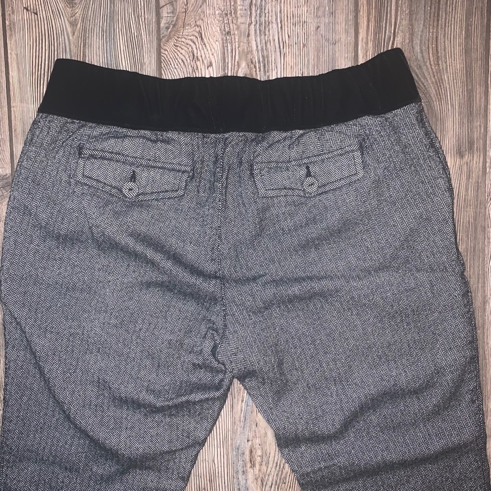 Old Navy Low Rise Herringbone Pants - Picture 4 of 5